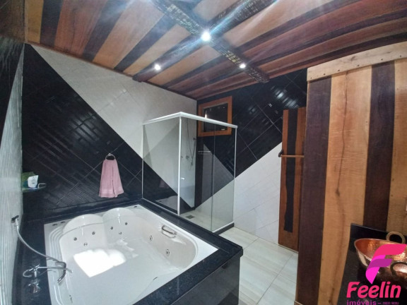 Imagem Casa com 6 Quartos à Venda, 300 m² em Morro Das Pedras - Florianópolis Imagem Casa com 6 Quartos à Venda, 300 m² em Morro Das Pedras - Florianópolis