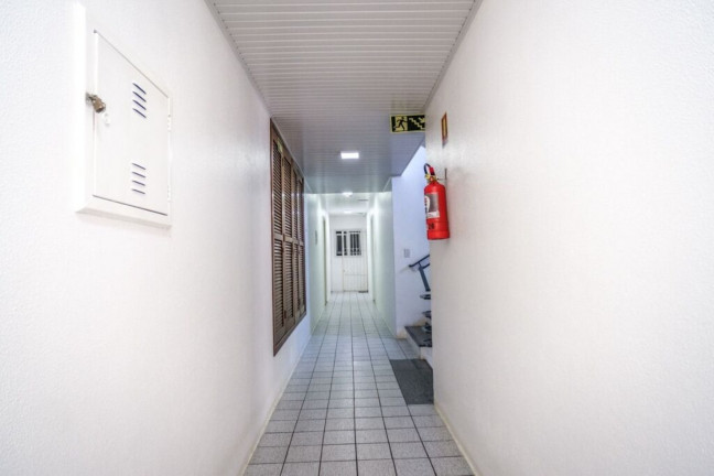 Imagem Imóvel com 1 Quarto à Venda, 35 m² em Farrapos - Porto Alegre Imagem Imóvel com 1 Quarto à Venda, 35 m² em Farrapos - Porto Alegre