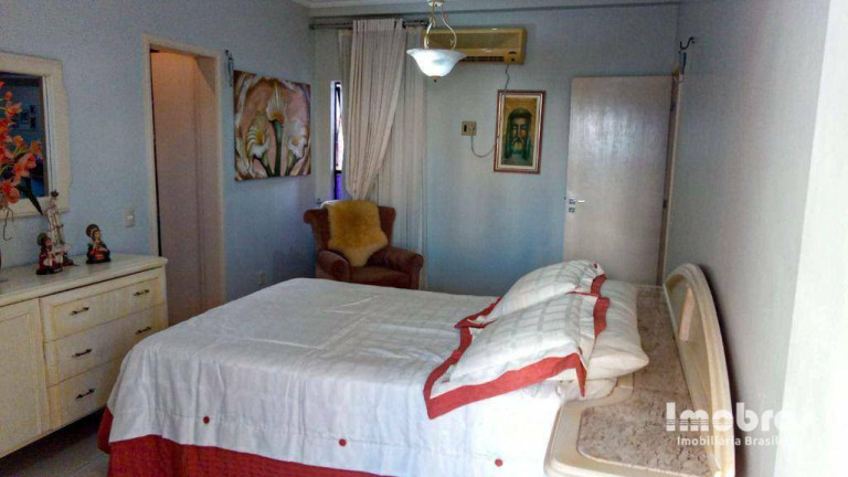 Imagem Apartamento com 4 Quartos à Venda, 213 m² em Meireles - Fortaleza Imagem Apartamento com 4 Quartos à Venda, 213 m² em Meireles - Fortaleza