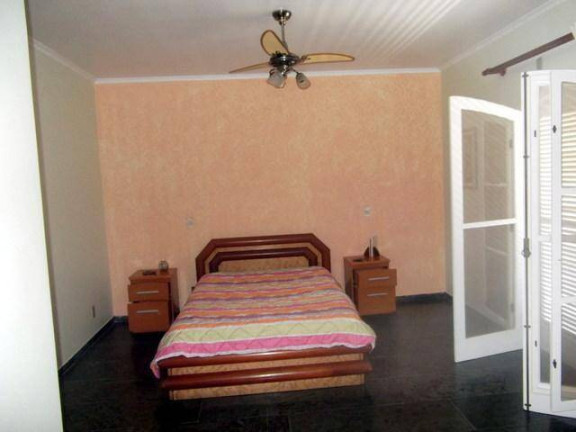 Imagem Casa com 7 Quartos à Venda, em Bal Stella Maris - Peruíbe Imagem Casa com 7 Quartos à Venda, em Bal Stella Maris - Peruíbe