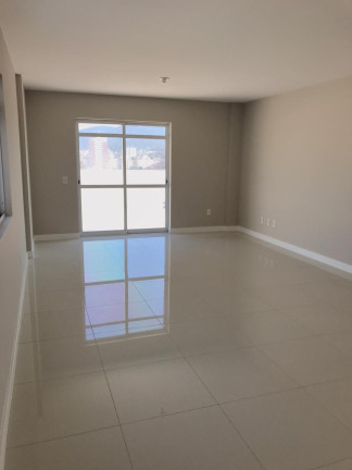 Imagem Imóvel com 3 Quartos à Venda, 250 m² em Centro - Palhoça