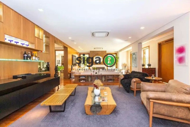 Casa com 4 Quartos à Venda, 1.314 m² em Cidade Jardim - São Paulo