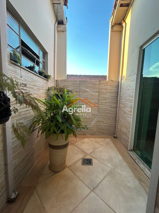 Imagem Casa com 3 Quartos à Venda, 300 m² em Santa Cruz - Mogi Mirim Imagem Casa com 3 Quartos à Venda, 300 m² em Santa Cruz - Mogi Mirim