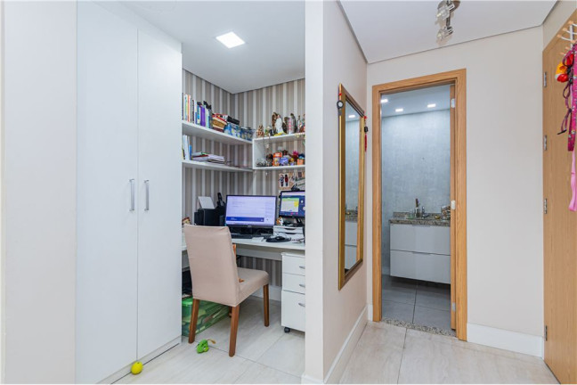 Imagem Imóvel com 3 Quartos à Venda,  em Passo Da Areia - Porto Alegre