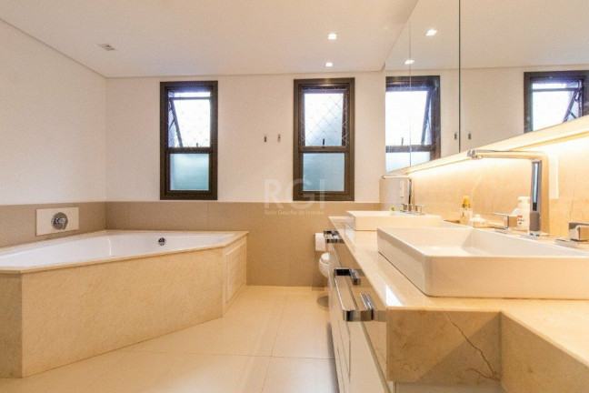 Imagem Apartamento com 4 Quartos à Venda, 207 m² em Boa Vista - Porto Alegre