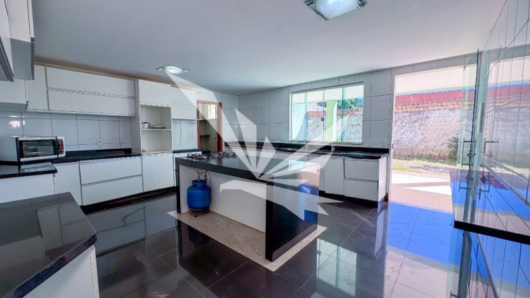 Imagem Casa com 4 Quartos à Venda, 970 m² em Setor De Mansões Do Lago Norte - Brasília Imagem Casa com 4 Quartos à Venda, 970 m² em Setor De Mansões Do Lago Norte - Brasília