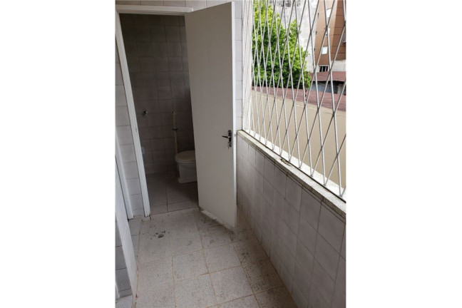 Imagem Imóvel com 2 Quartos à Venda, em Auxiliadora - Porto Alegre Imagem Imóvel com 2 Quartos à Venda, em Auxiliadora - Porto Alegre