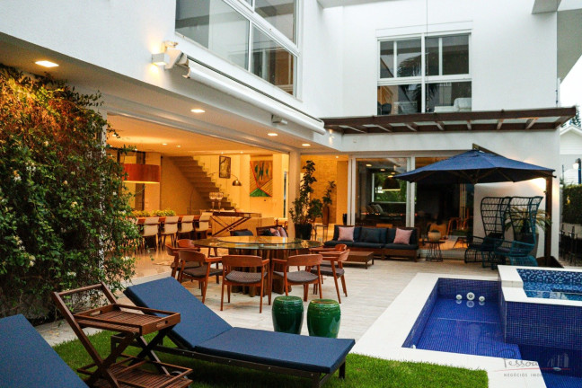 Imagem Casa com 4 Quartos à Venda, 450 m² em Jurerê - Florianópolis Imagem Casa com 4 Quartos à Venda, 450 m² em Jurerê - Florianópolis