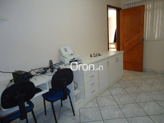 Imagem Sobrado com 4 Quartos à Venda, 393 m² em Vila Itatiaia - Goiânia