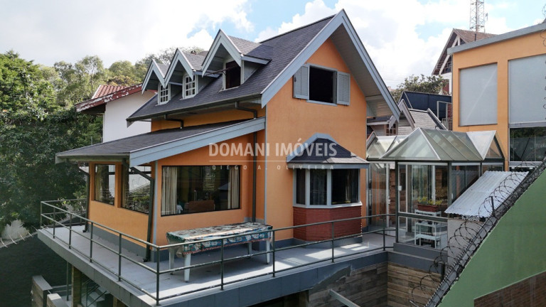 Casa com 2 Quartos à Venda, 215 m² em Região Do Toriba - Campos Do Jordão