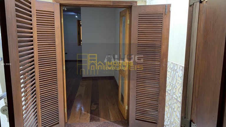 Imagem Casa com 3 Quartos à Venda, 230 m² em Vila Osasco - Osasco