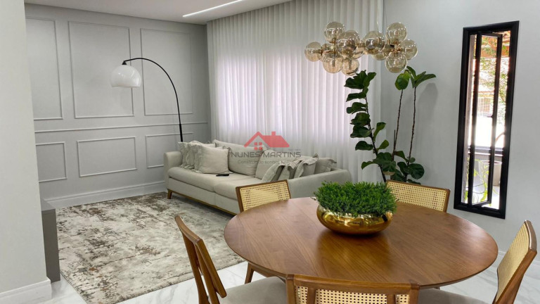 Imagem Casa com 3 Quartos à Venda, 243 m² em Jardim Oriente - São José Dos Campos
