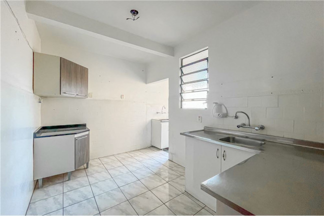 Imagem Imóvel com 2 Quartos à Venda, em São João - Porto Alegre Imagem Imóvel com 2 Quartos à Venda, em São João - Porto Alegre