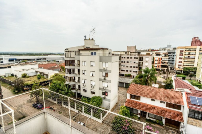 Imagem Cobertura com 3 Quartos à Venda, 241 m² em Jardim Lindóia - Porto Alegre