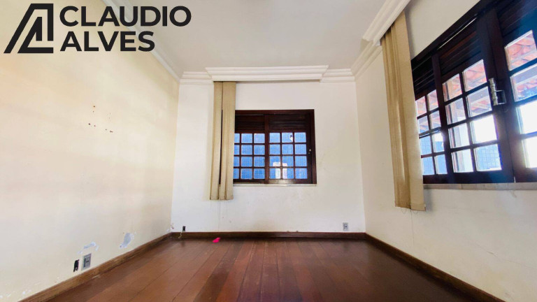 Imagem Casa com 5 Quartos à Venda, 292 m² em Centro - Feira De Santana Imagem Casa com 5 Quartos à Venda, 292 m² em Centro - Feira De Santana