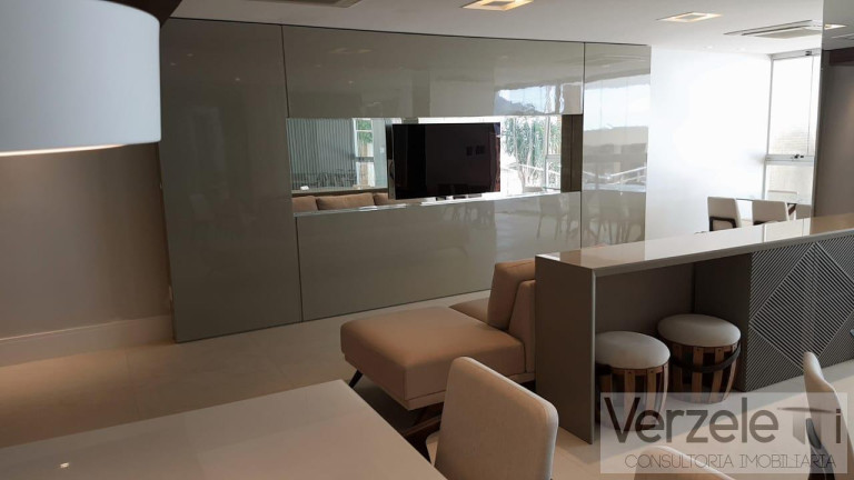 Imagem Apartamento com 3 Quartos à Venda, 110 m² em Centro - Balneário Camboriú Imagem Apartamento com 3 Quartos à Venda, 110 m² em Centro - Balneário Camboriú