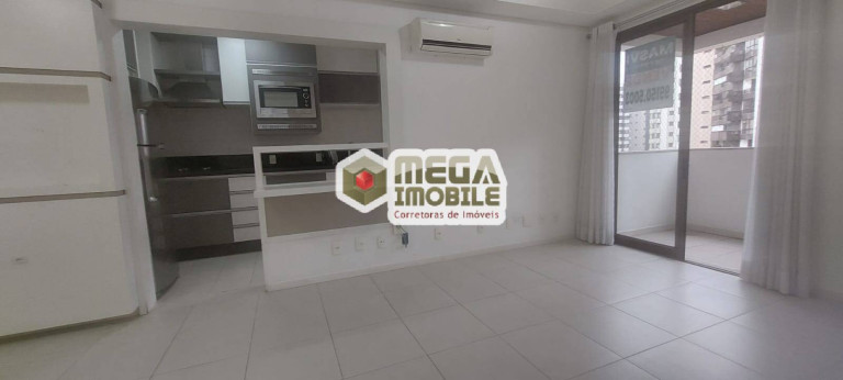 Imagem Apartamento com 2 Quartos à Venda, 71 m² em Centro - Florianópolis