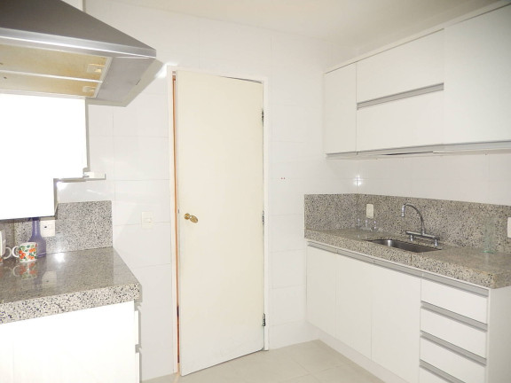 Imagem Apartamento com 3 Quartos à Venda,  em Copacabana - Rio De Janeiro