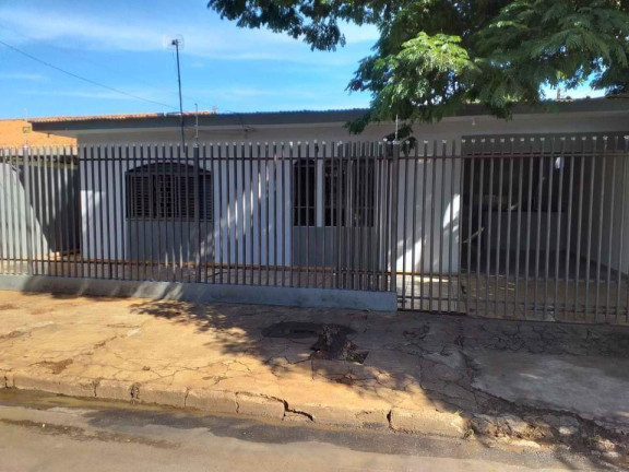 Casa com 2 Quartos à Venda, 80 m² em Centro - Sarandi