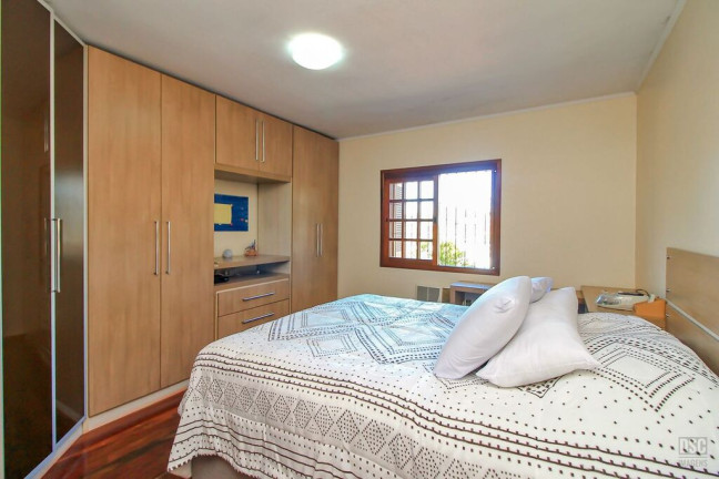 Imagem Casa com 3 Quartos à Venda, 205 m² em Tristeza - Porto Alegre