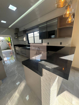 Casa de Condomínio com 4 Quartos à Venda, 220 m² em Condomínio Mont Blanc - Votorantim