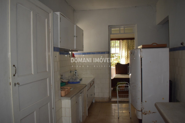 Imagem Casa com 3 Quartos à Venda, 235 m² em Região De Capivari - Campos Do Jordão