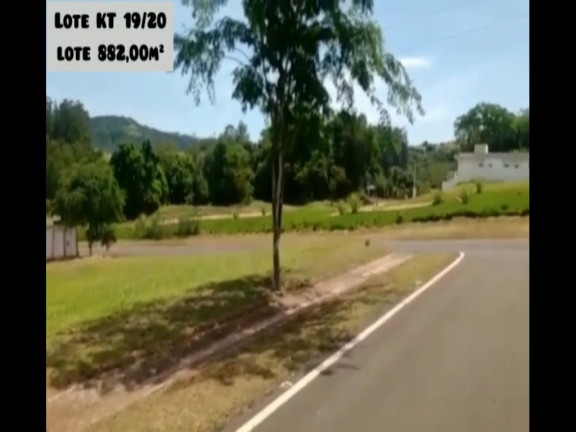 Terreno à Venda, 882 m² em A 25 Minutos De Botucatu - Pardinho