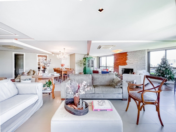 Imagem Apartamento com 4 Quartos à Venda, 237 m² em Auxiliadora - Porto Alegre