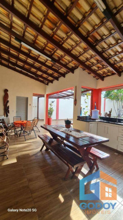 Imagem Casa com 3 Quartos à Venda, 252 m² em Jardim Das Américas - Cuiabá