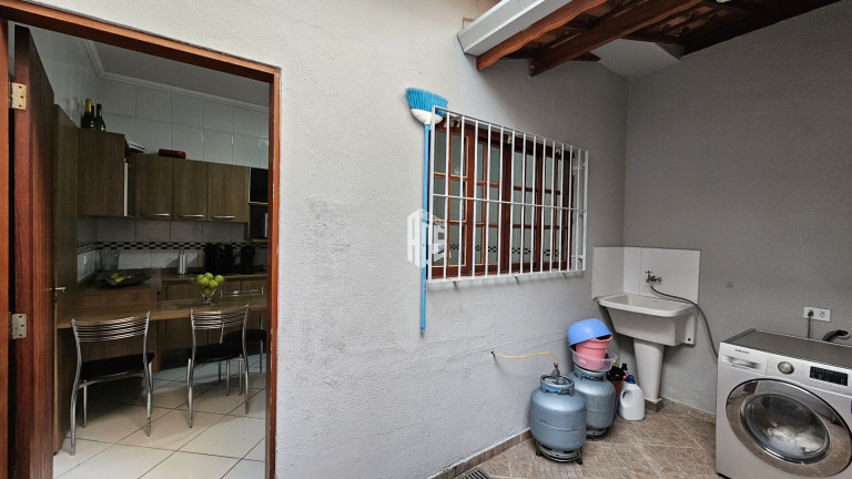 Imagem Casa com 3 Quartos à Venda, 140 m² em Santa Terezinha - Santo André Imagem Casa com 3 Quartos à Venda, 140 m² em Santa Terezinha - Santo André
