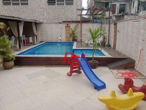 Sobrado com 4 Quartos à Venda, 217 m² em Macuco - Santos