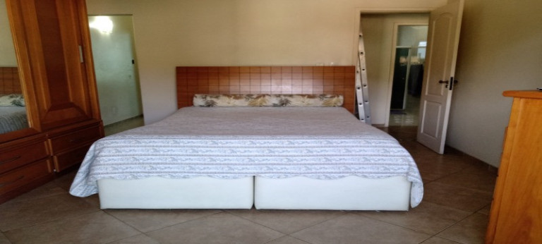 Imagem Casa com 3 Quartos à Venda, 250 m² em Vila Valqueire - Rio De Janeiro