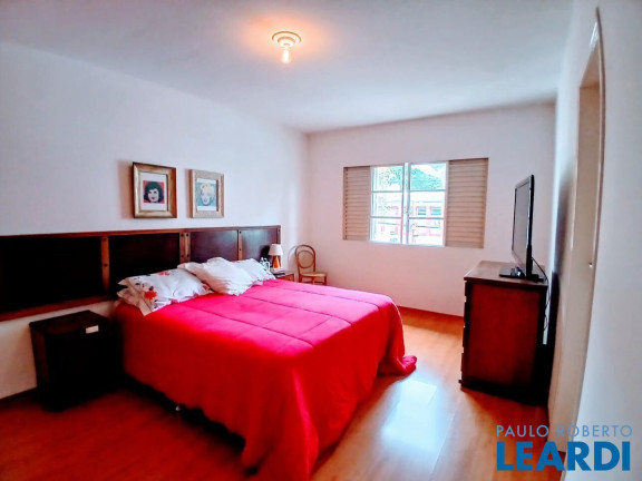 Imagem Sobrado com 3 Quartos à Venda, 217 m² em Vila Gilda - Santo André
