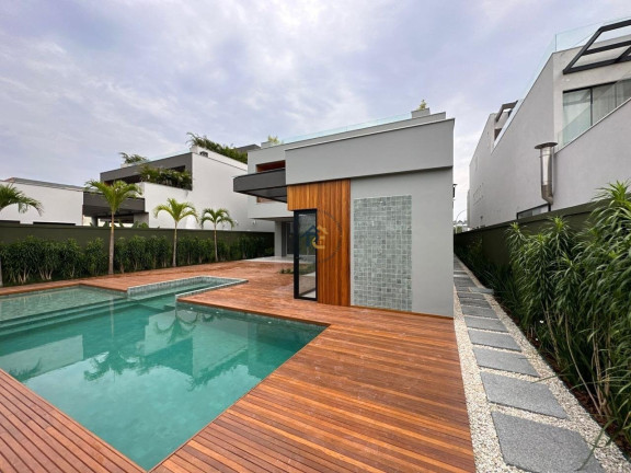 Imagem Casa de Condomínio com 5 Quartos à Venda, em Barra Da Tijuca - Rio De Janeiro Imagem Casa de Condomínio com 5 Quartos à Venda, em Barra Da Tijuca - Rio De Janeiro