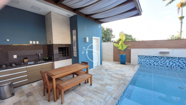Imagem Casa com 3 Quartos à Venda, 427 m² em Anita Garibaldi - Joinville Imagem Casa com 3 Quartos à Venda, 427 m² em Anita Garibaldi - Joinville