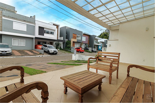 Imagem Casa com 3 Quartos à Venda, em Hípica - Porto Alegre Imagem Casa com 3 Quartos à Venda, em Hípica - Porto Alegre
