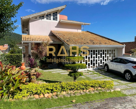 Imagem Casa com 3 Quartos à Venda, 255 m² em Saguaçu - Joinville Imagem Casa com 3 Quartos à Venda, 255 m² em Saguaçu - Joinville