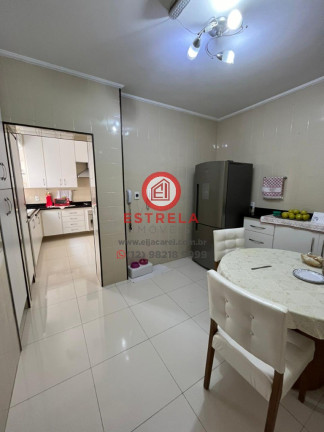 Imagem Cobertura com 5 Quartos à Venda, 260 m² em Centro - Jacareí