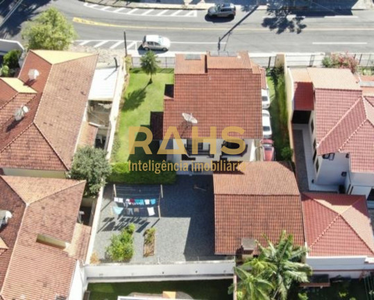 Imagem Casa com 4 Quartos à Venda, 261 m² em América - Joinville Imagem Casa com 4 Quartos à Venda, 261 m² em América - Joinville