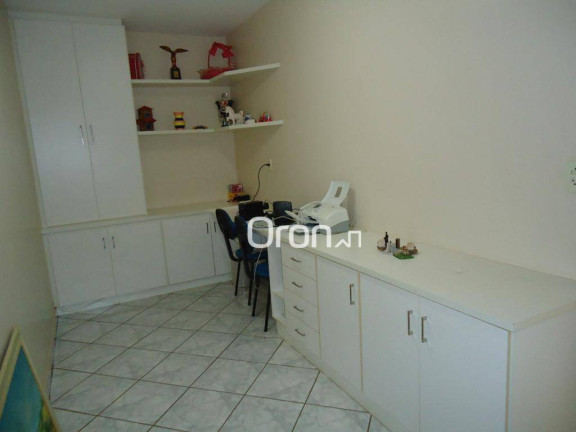 Imagem Sobrado com 4 Quartos à Venda, 393 m² em Vila Itatiaia - Goiânia
