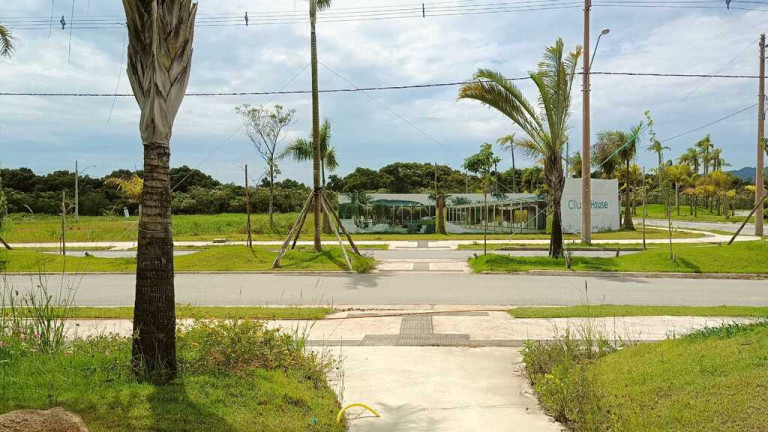 Imagem Imóvel à Venda, em Vargem Grande - Florianópolis Imagem Imóvel à Venda, em Vargem Grande - Florianópolis