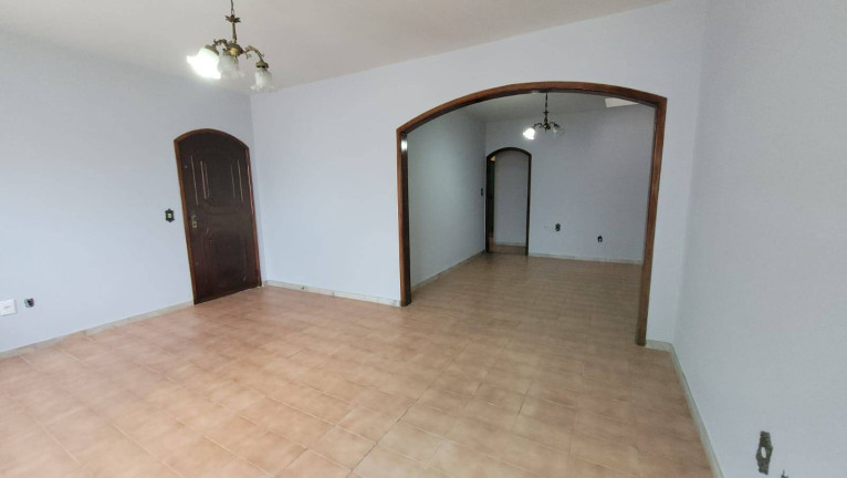 Imagem Casa com 3 Quartos à Venda, 300 m² em Vila Jundiainópolis - Jundiaí Imagem Casa com 3 Quartos à Venda, 300 m² em Vila Jundiainópolis - Jundiaí