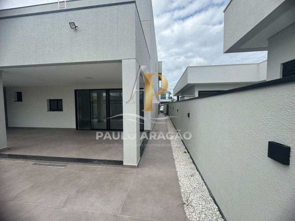 Imagem Casa de Condomínio com 4 Quartos à Venda, 263 m² em Santa Regina - Camboriú