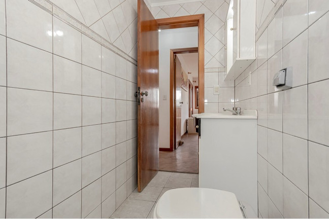Imagem Imóvel com 3 Quartos à Venda, 220 m² em Jardim Planalto - Porto Alegre Imagem Imóvel com 3 Quartos à Venda, 220 m² em Jardim Planalto - Porto Alegre