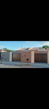 Imagem Casa com 2 Quartos à Venda, 97 m² em Goiânia Imagem Casa com 2 Quartos à Venda, 97 m² em Goiânia