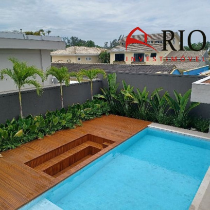 Imagem Casa com 5 Quartos à Venda, 1.490 m² em Barra Da Tijuca - Rio De Janeiro Imagem Casa com 5 Quartos à Venda, 1.490 m² em Barra Da Tijuca - Rio De Janeiro