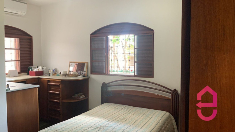Imagem Casa com 5 Quartos à Venda, 420 m² em Jardim Goiás - Goiânia
