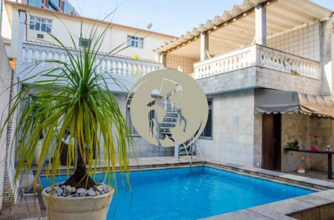 Casa com 3 Quartos à Venda, 224 m² em Embare - Santos