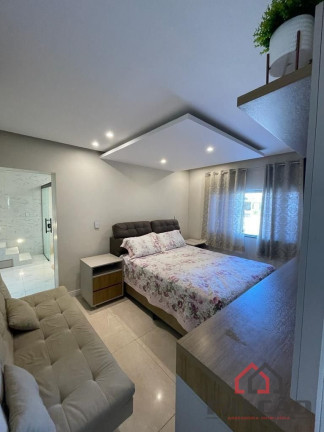 Imagem Sobrado com 5 Quartos à Venda, 520 m² em Balneário Flórida - Praia Grande Imagem Sobrado com 5 Quartos à Venda, 520 m² em Balneário Flórida - Praia Grande