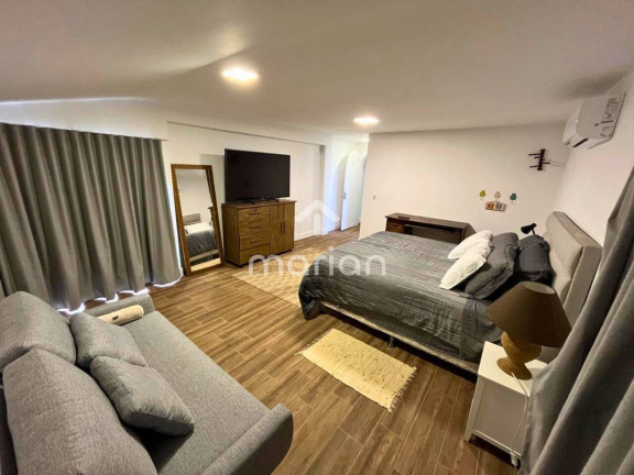 Imagem Sobrado com 6 Quartos à Venda, 450 m² em Centro - Balneário Piçarras Imagem Sobrado com 6 Quartos à Venda, 450 m² em Centro - Balneário Piçarras